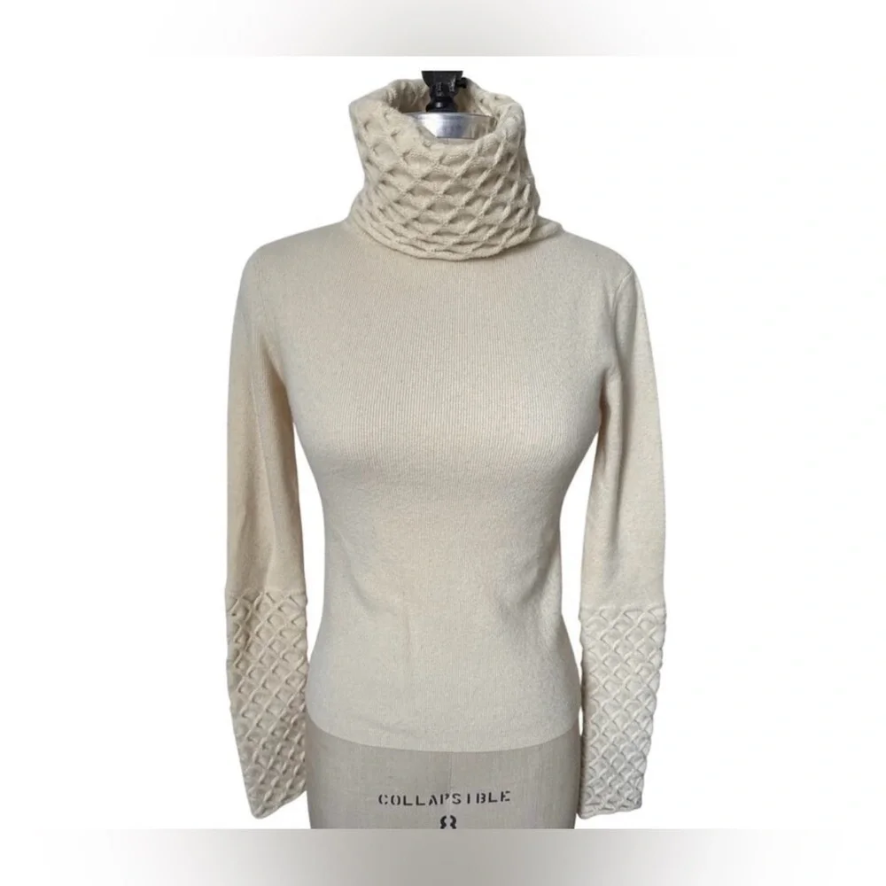 Temperley London Cream Honeycomb Jumper ASO Kate Middleton Royal (small) - Picture 2 of 10